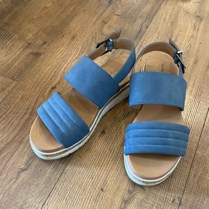 Adrienne Vittadini blue sandal